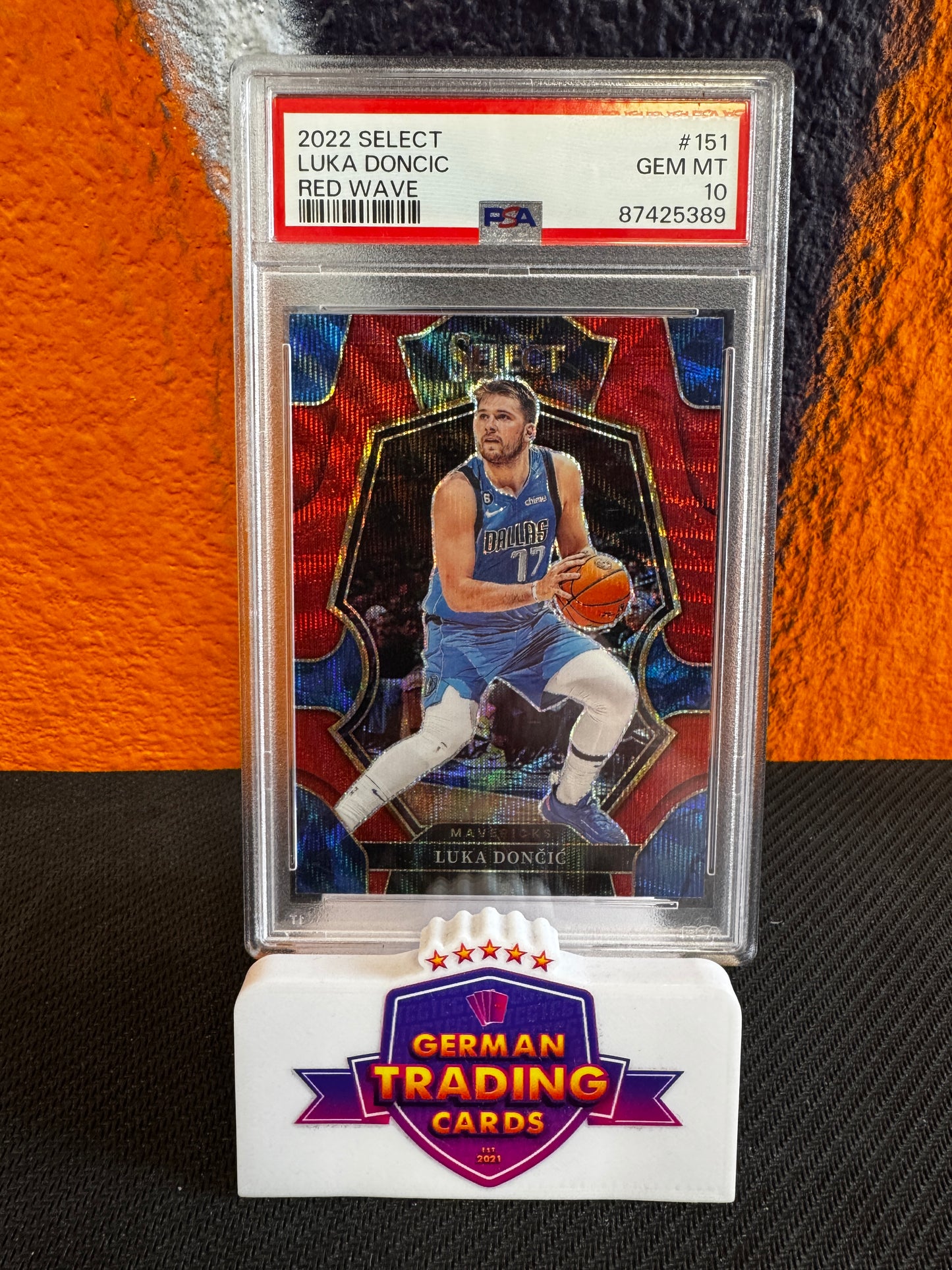 Luka Doncic Premier Level Red Wave PSA10 POP3 - Panini Select 2022